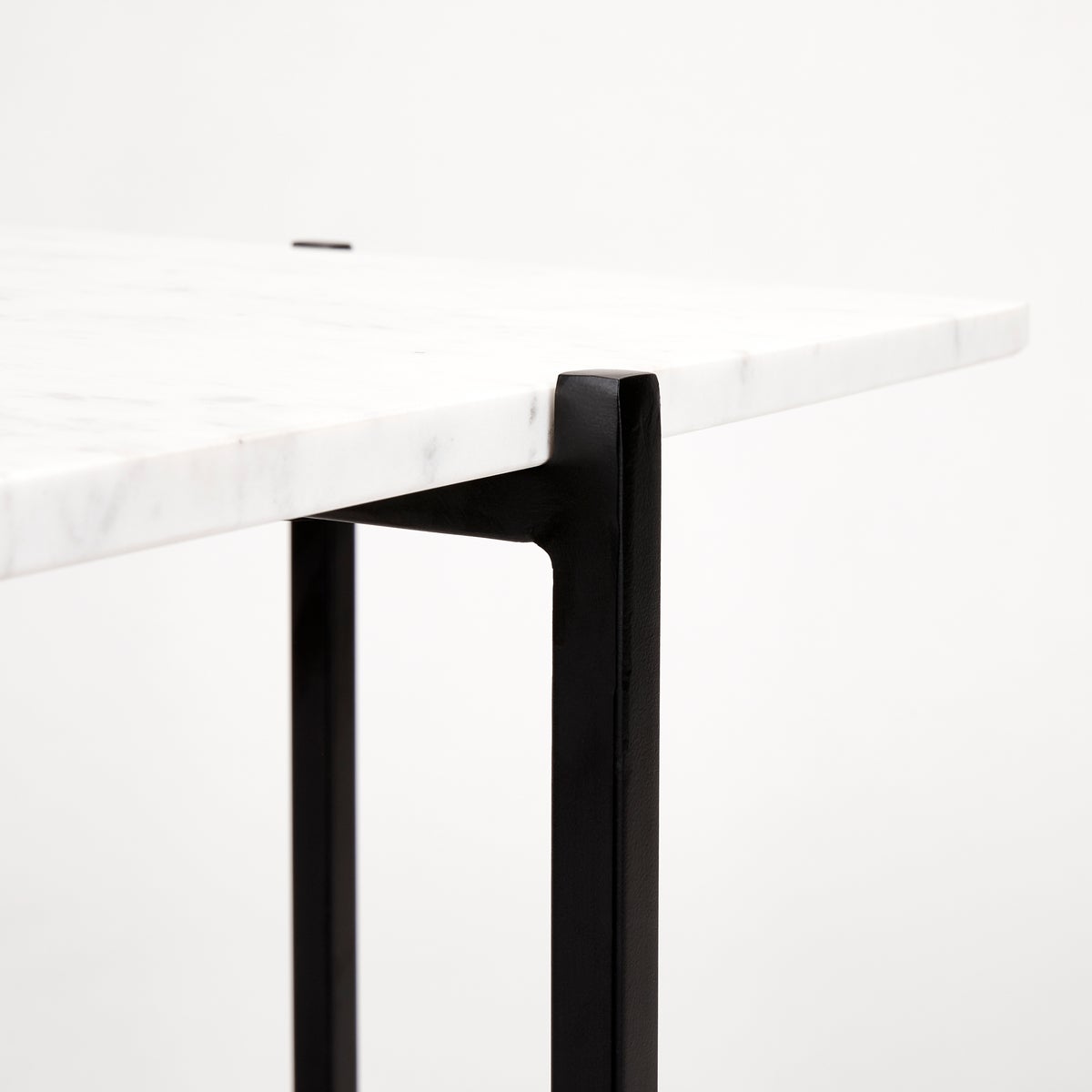 Ida Black Metal End Table - Furniture Depot