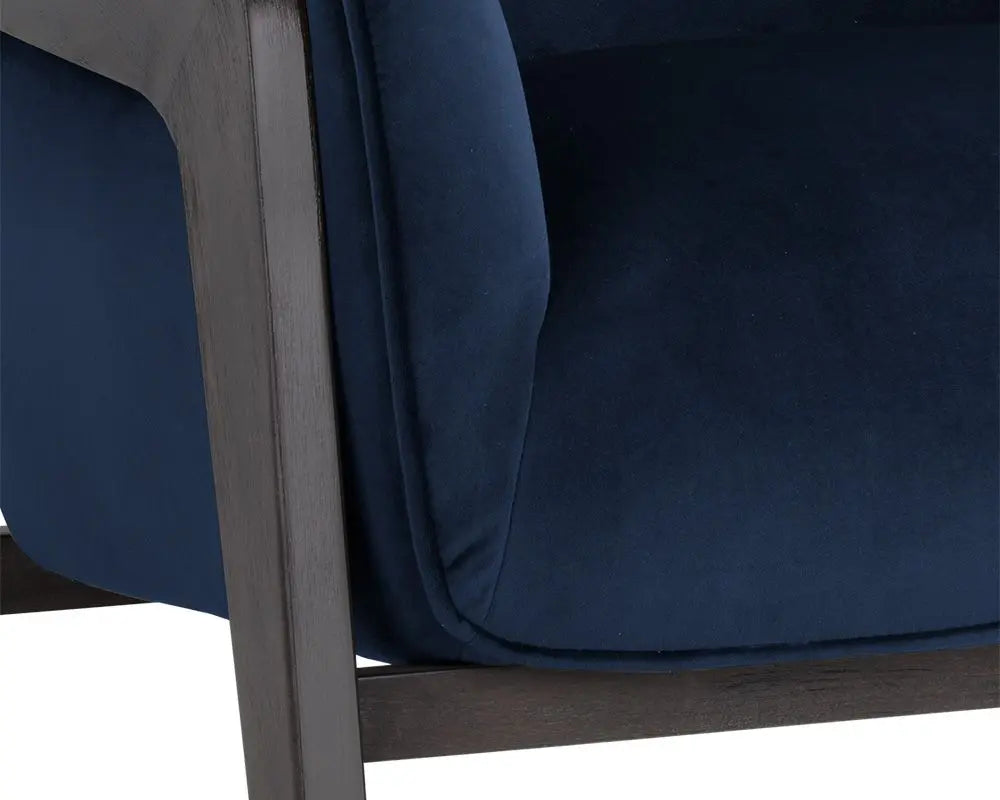 Maximus Lounge Chair