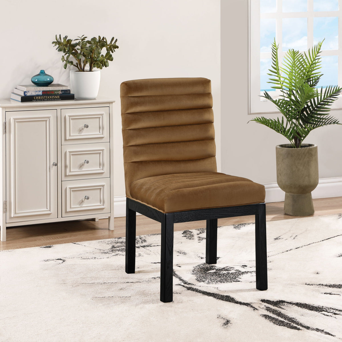 Evelyn - Dining Chair With Black Legs - Saddle