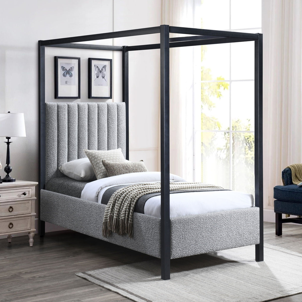 Kelly - Bed