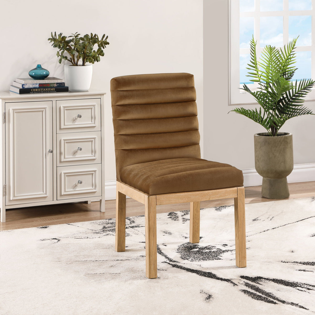 Evelyn - Dining Chair With Natural Legs - Saddle