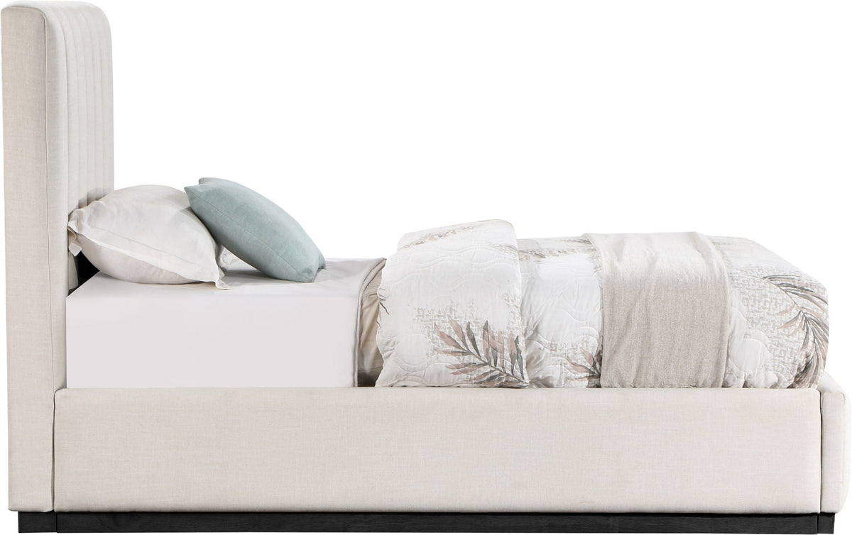 Lucia - Bed
