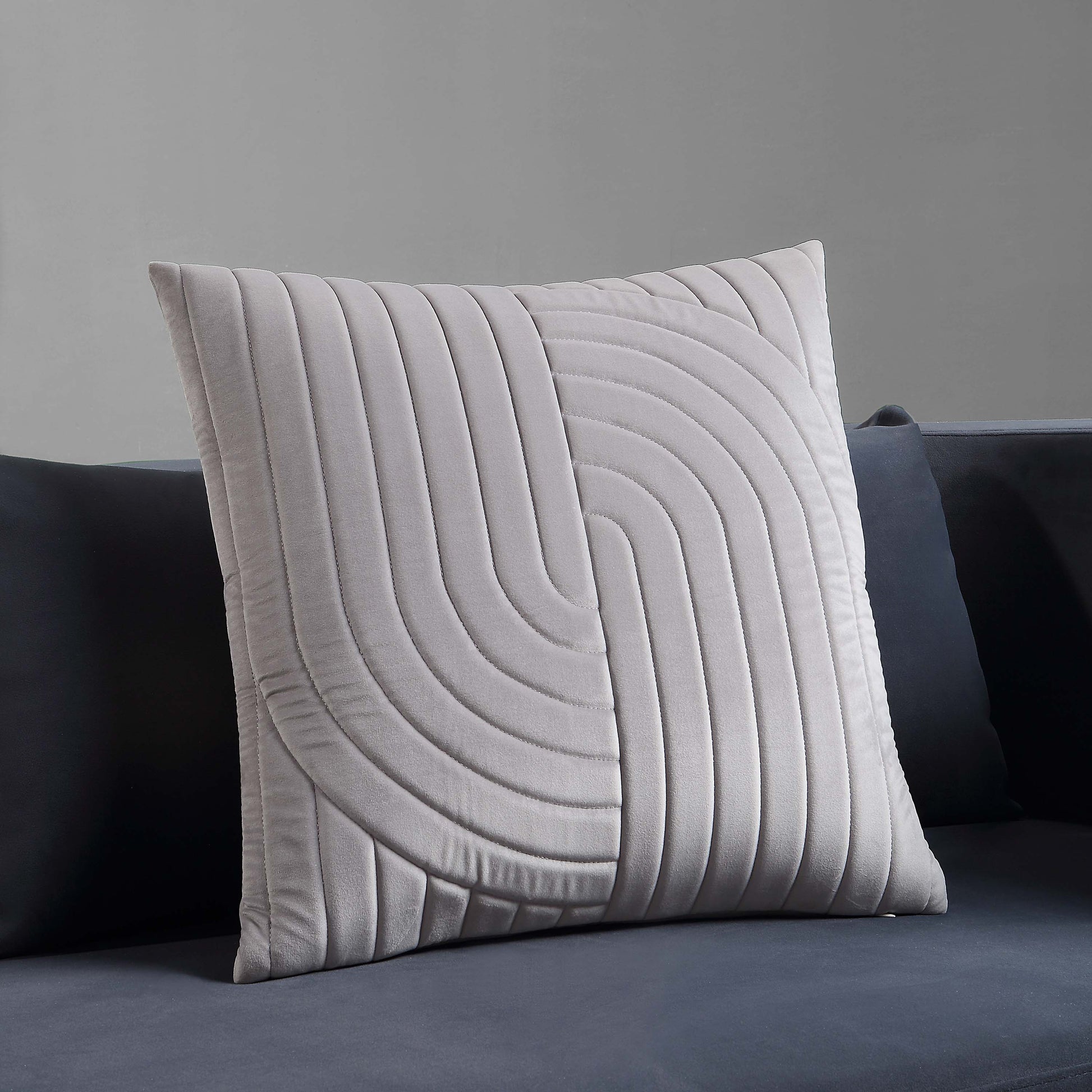Ultar Indoor Pillow - Furniture Depot
