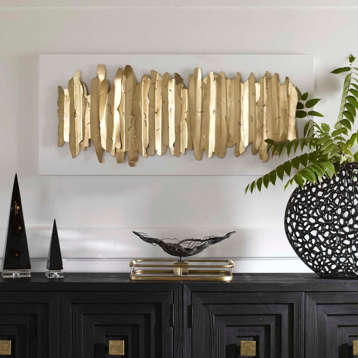 Lev - Metal Wall Decor - White & Gold