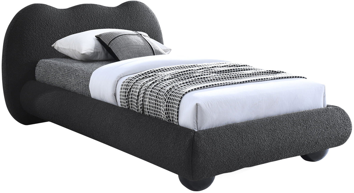 Hyde - Bed