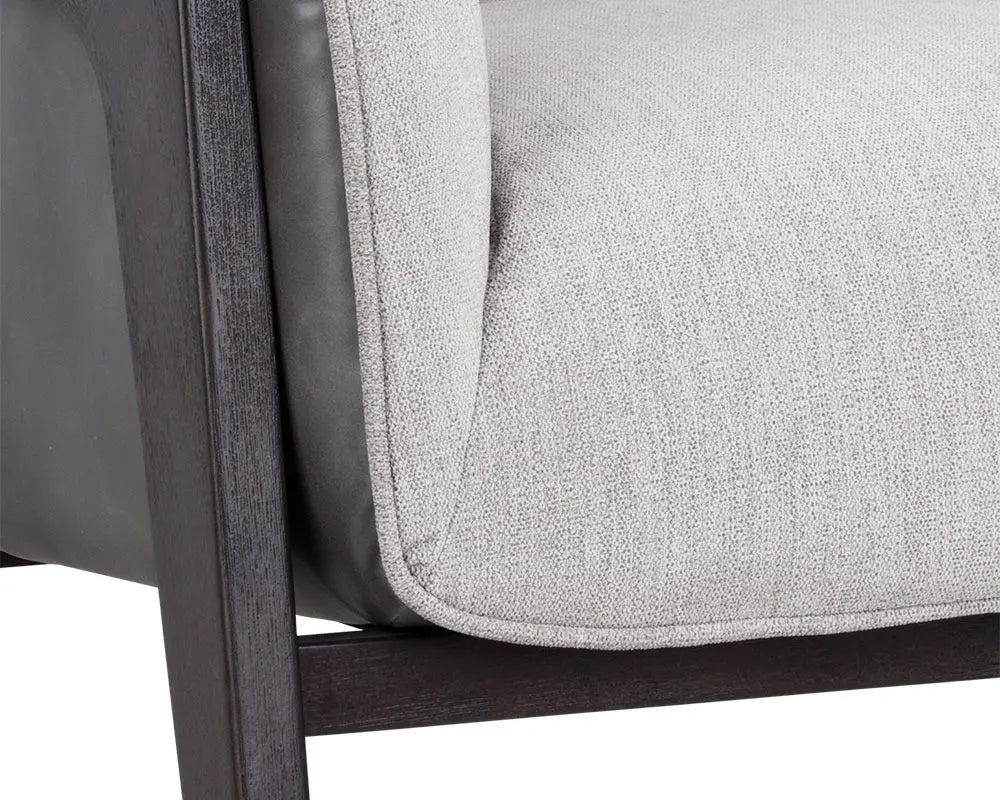 Maximus Lounge Chair