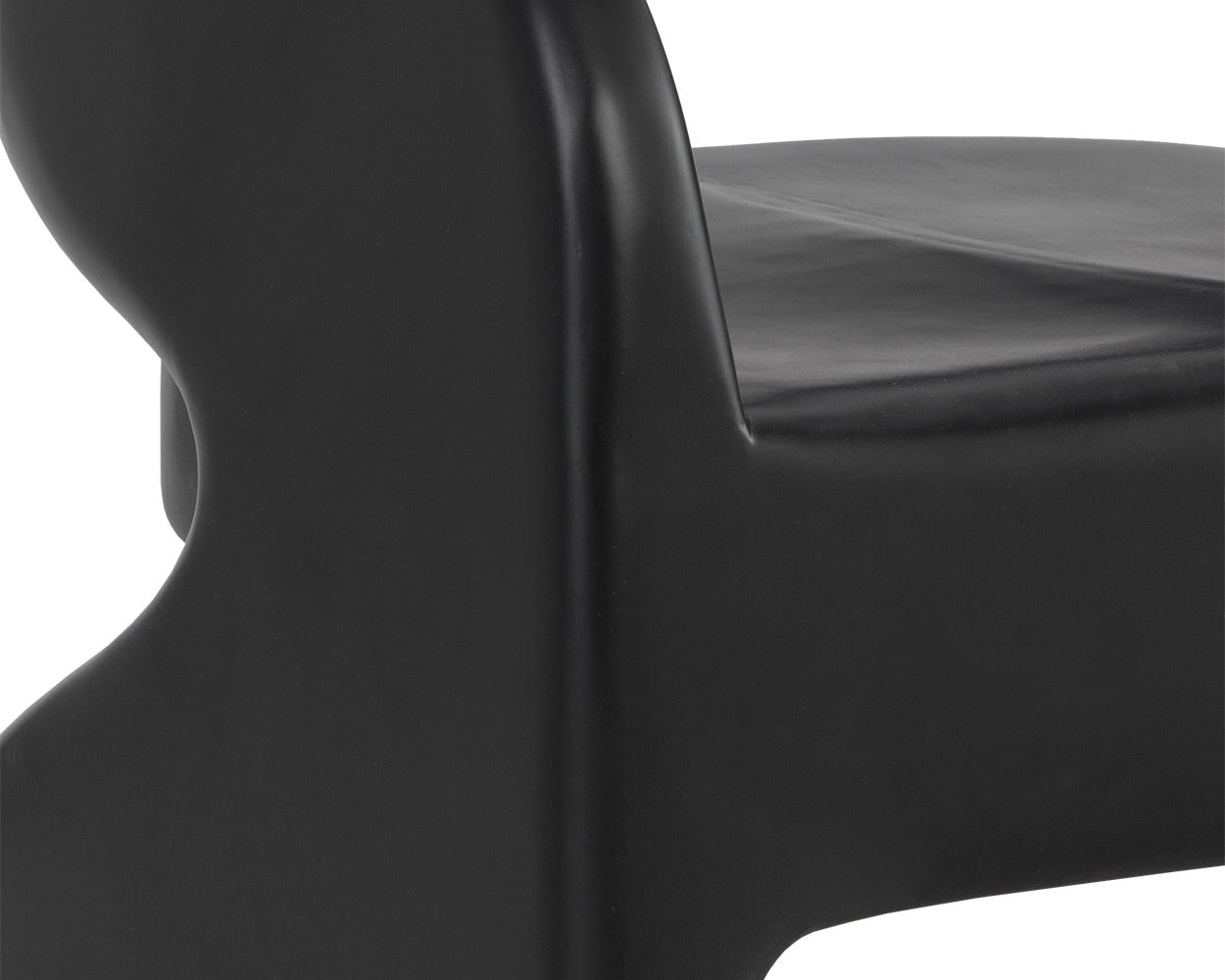 Cura Lounge Chair
