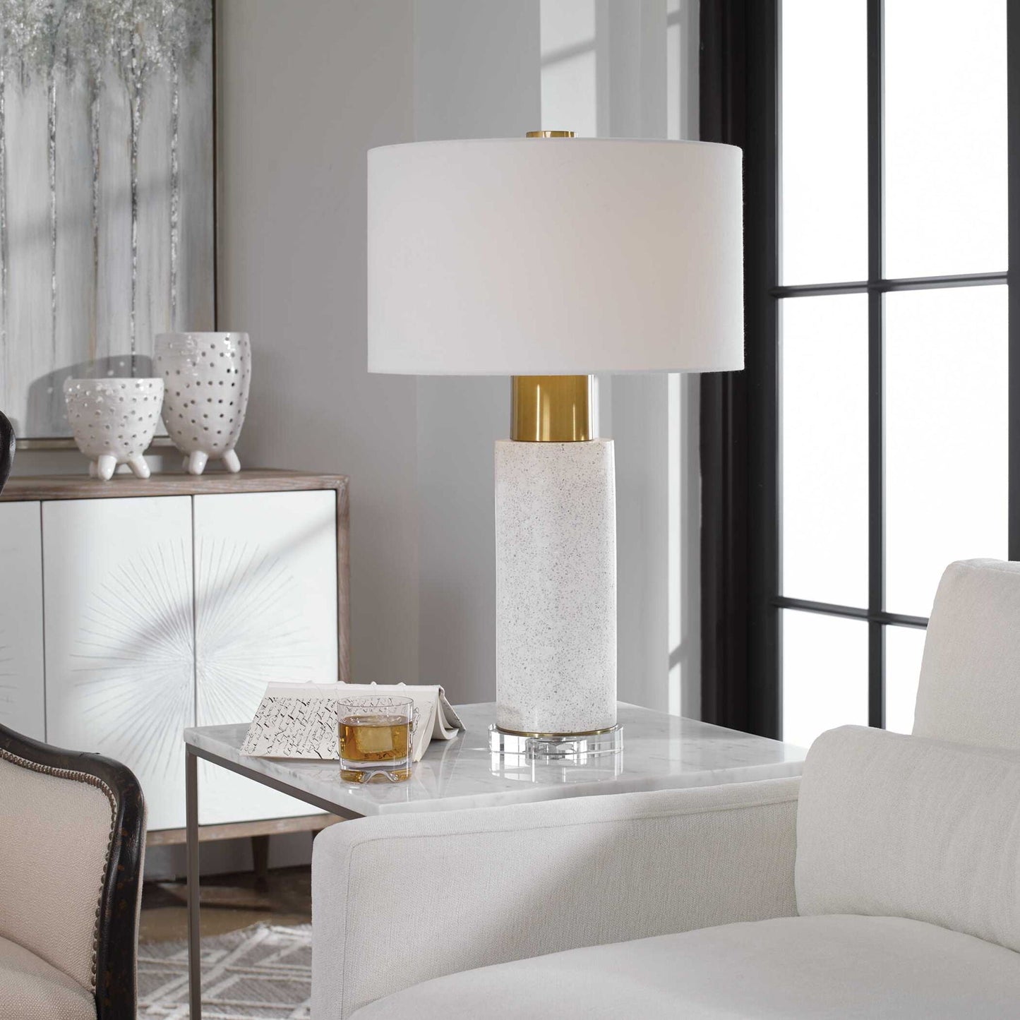 Vaeshon - Concrete Table Lamp - White