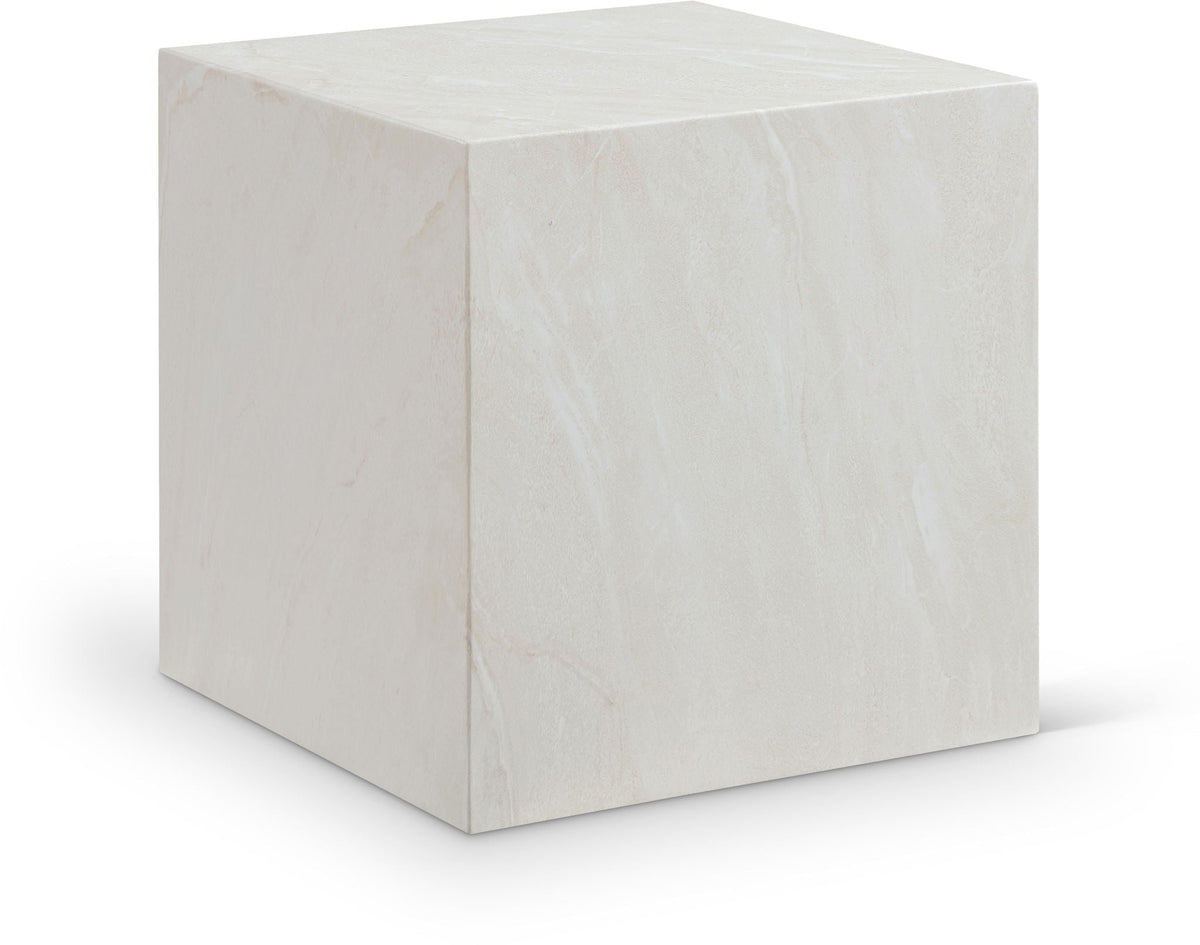 Piazza - Table